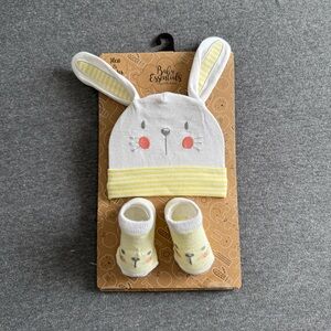 NWT Baby Essentials Bunny Yellow Hat & Sock Set size 0-6 months